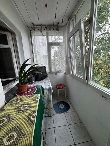 Apartament cu 2 camere decomandat în Podul de Fier