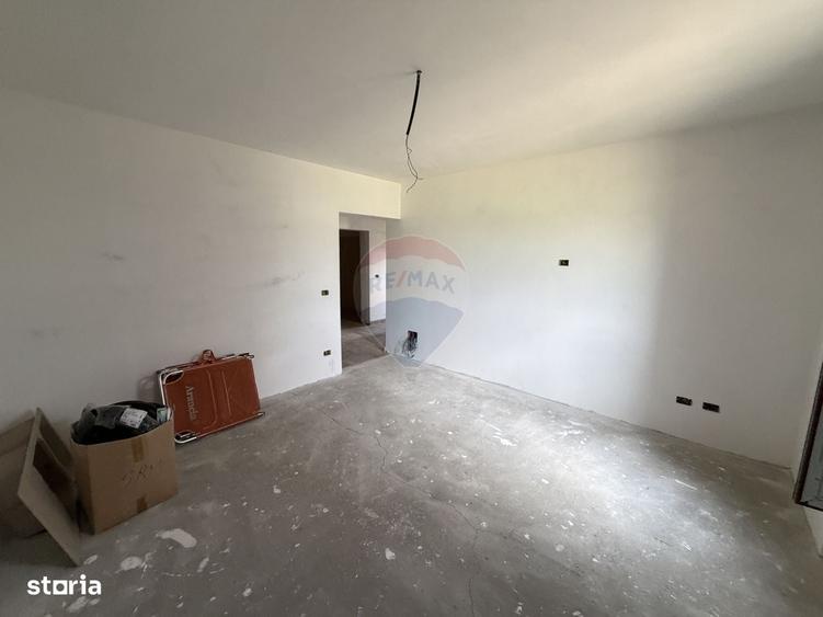 Casă cu 4 camere în Lămotești