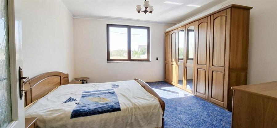 Casă cu 4 camere cu Teren 688 Mp în Lugașu de Jos
