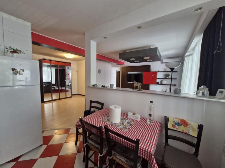 Apartament cu 3 camere în Drumul Taberei