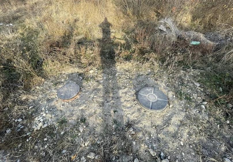 Teren de 904 mp, în Eșelnița