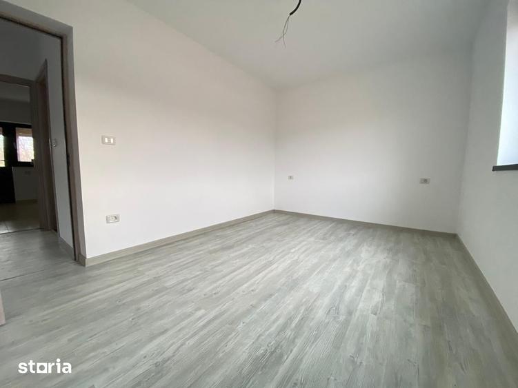 Casă cu 3 camere cu Teren 420 Mp în Tomești