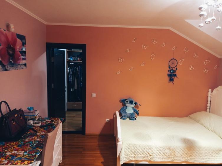 Casă individuală cu 5 camere cu Garaj în Trivale