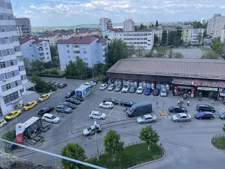 Apartament cu 3 camere în Popoveni