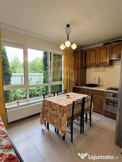 Casă cu 5 camere cu Teren 100 Mp în Florești