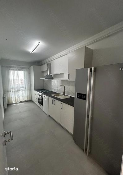 Apartament cu 3 camere decomandat, mobilat în Energia