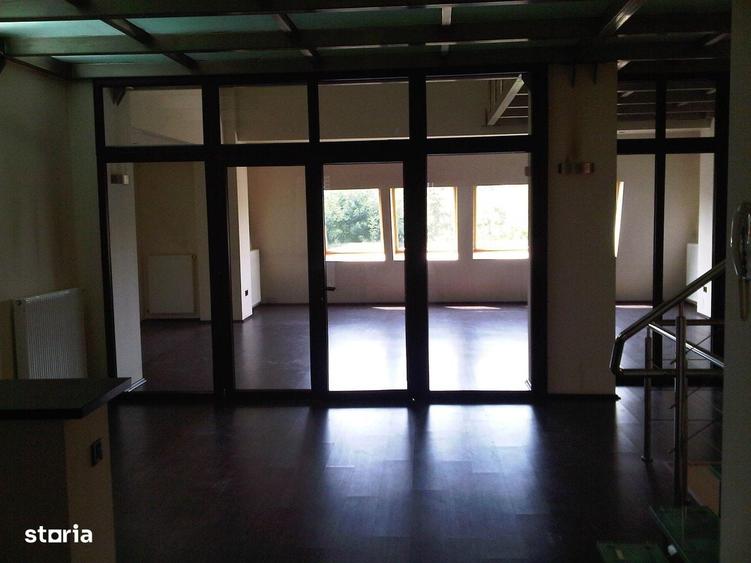 Apartament cu 4 camere în Arcul de Triumf