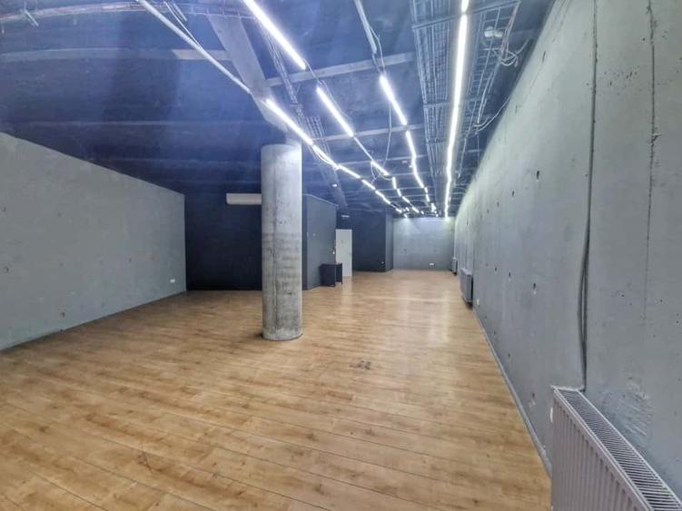 Spațiu comercial, de 127 mp, în Romană