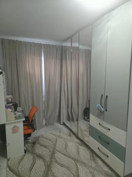 Apartament cu 2 camere semidecomandat în Podul de Piatră