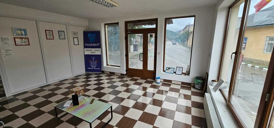 Spațiu comercial, de 120 mp, în Central