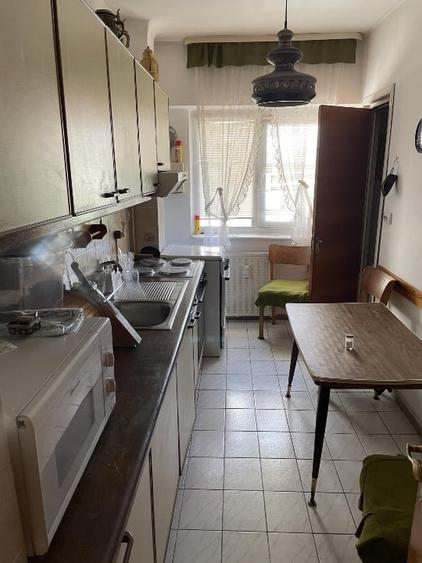 Apartament cu 3 camere decomandat, mobilat în Ultracentral