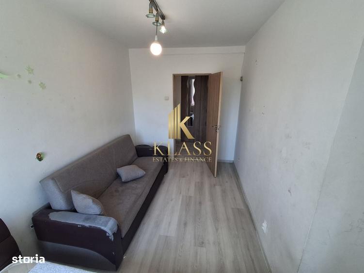 Apartament cu 3 camere semidecomandat în Ciupercenii Noi