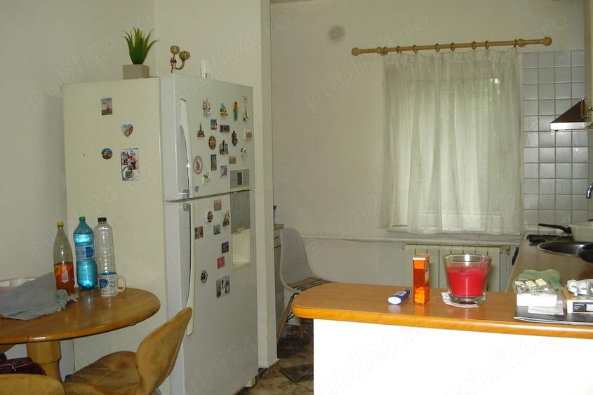 Apartament cu 4 camere decomandat în Lipovei