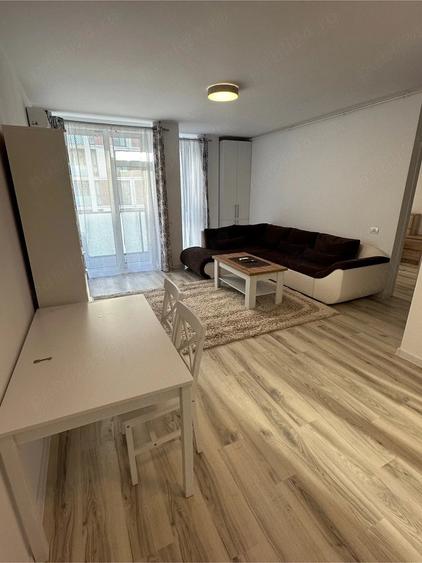 Apartament cu 2 camere decomandat în Torontalului