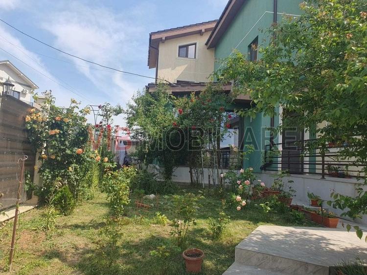 Casă cu 10 camere cu Teren 375 Mp în Mamaia-Sat