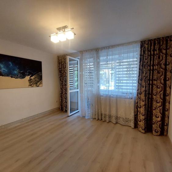 Apartament spatios Micro 18 etaj 1 - 3