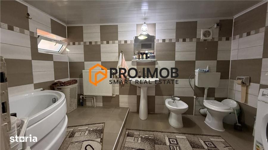 Casă cu 5 camere decomandat cu Teren 1709 Mp în Mărăcineni