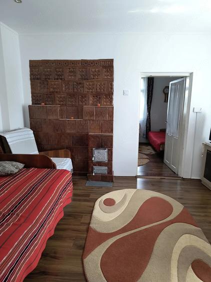 Casă cu 3 camere cu Teren 2700 Mp în Central