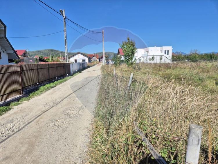 Teren agricol intravilan de 720 mp, în Est
