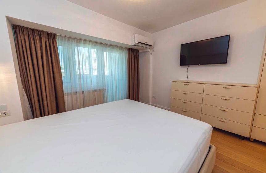 Apartament cu 4 camere decomandat în P-ța Unirii