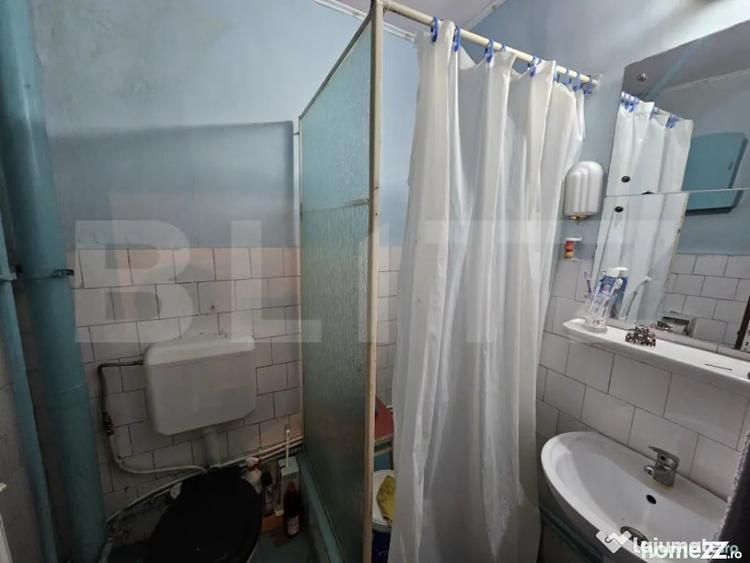 Apartament cu 4 camere decomandat în Central