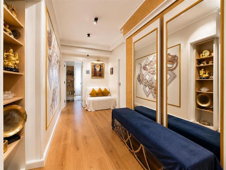 Apartament cu 4 camere decomandat în Herăstrău