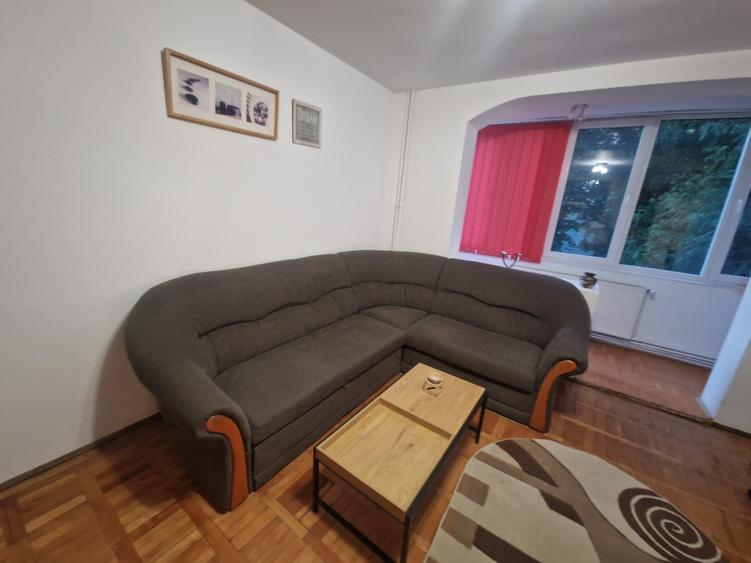 Apartament cu 2 camere semidecomandat în Complex Studențesc