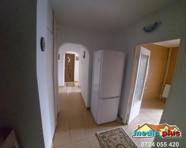 Apartament cu 3 camere semidecomandat în Dunărea