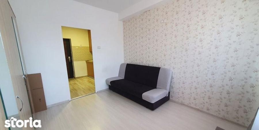 Garsonieră decomandată în 13 Septembrie