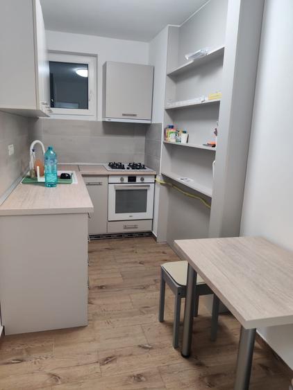 Apartament cu 2 camere semidecomandat în Gara de Nord