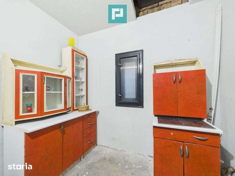 Casă cu 4 camere cu Teren 1368 Mp în Central