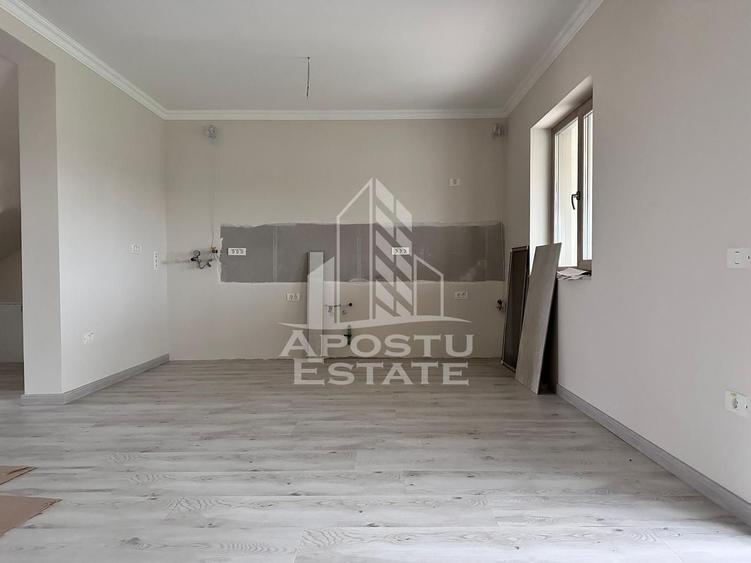 Duplex cu 5 camere cu Canalizare în Giroc