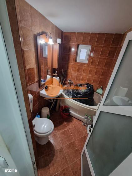 Apartament cu 4 camere decomandat în Crângași