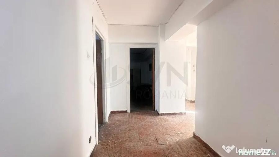Apartament cu 4 camere decomandat în P-ța Romană