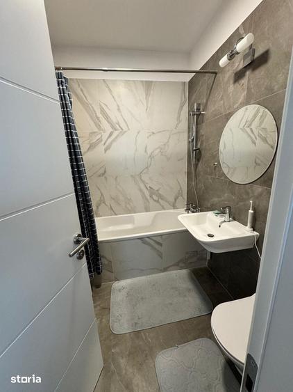Casă cu 5 camere cu Teren 61 Mp în Central