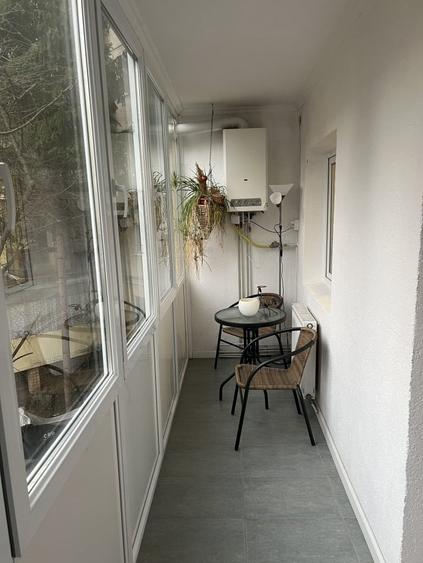 Apartament cu 2 camere decomandat, mobilat în Central