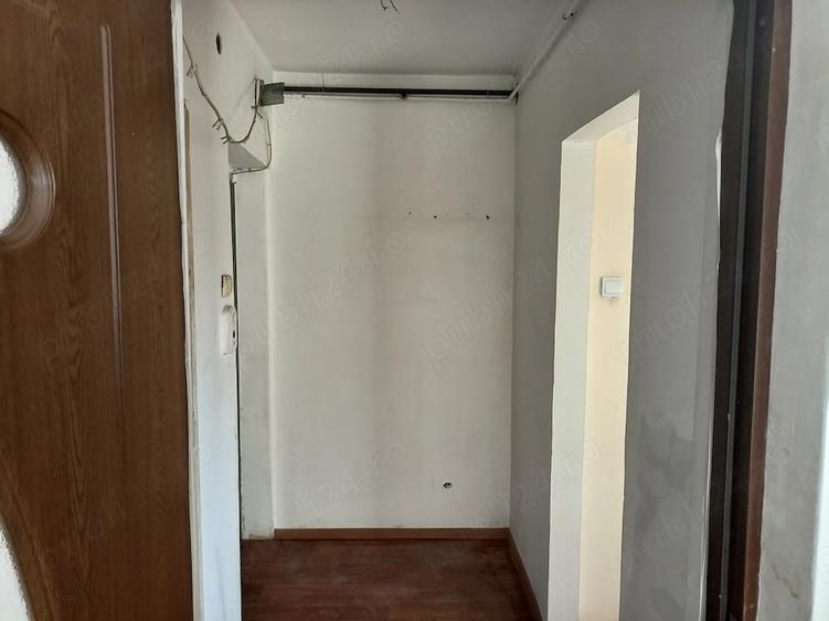Apartament cu 2 camere semidecomandat în Precista