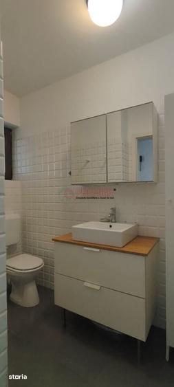 Casă cu 5 camere cu Teren 80 Mp în Central
