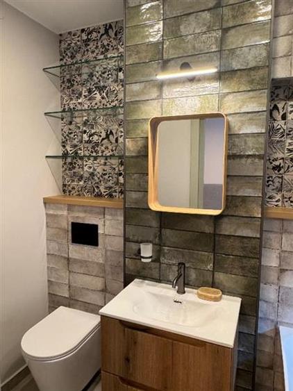 Apartament cu 3 camere decomandat, mobilat în Central