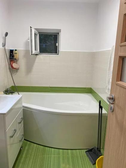 Apartament cu 3 camere decomandat, mobilat în Panduri