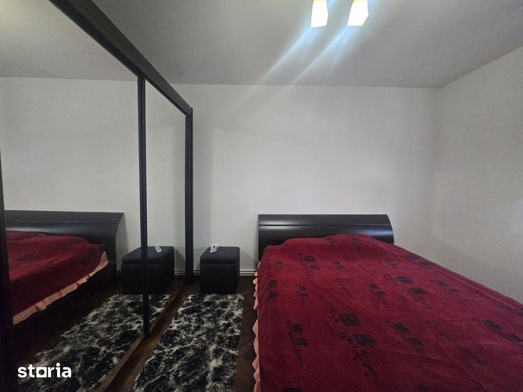 Apartament cu 3 camere decomandat în Far