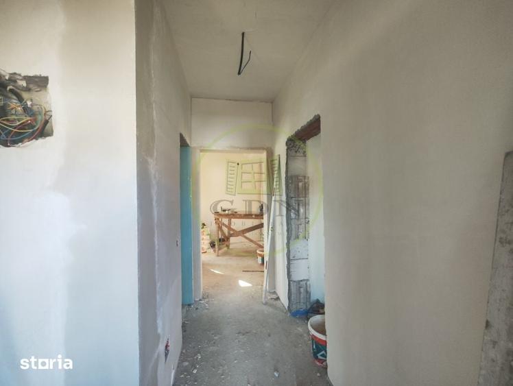 Casă cu 4 camere cu Teren 200 Mp în Malu Mare