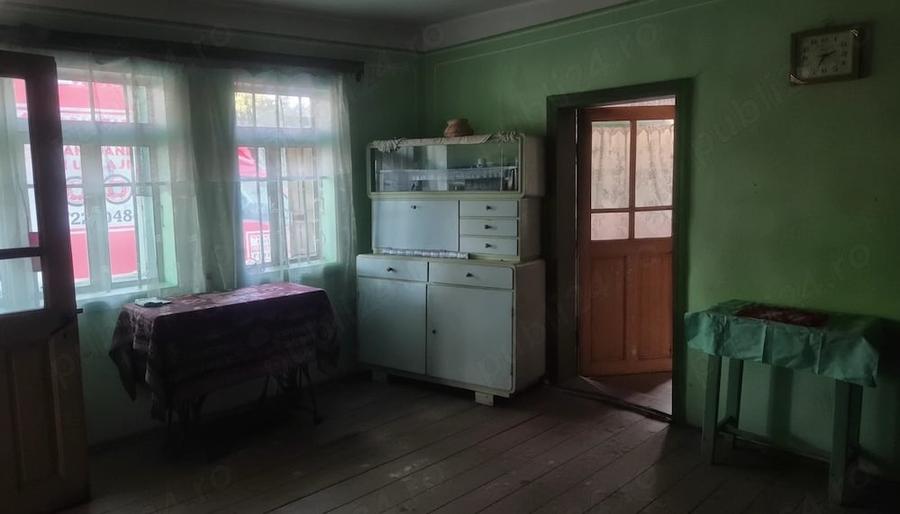 Casă cu 4 camere cu Teren 1048 Mp în Valea Seacă