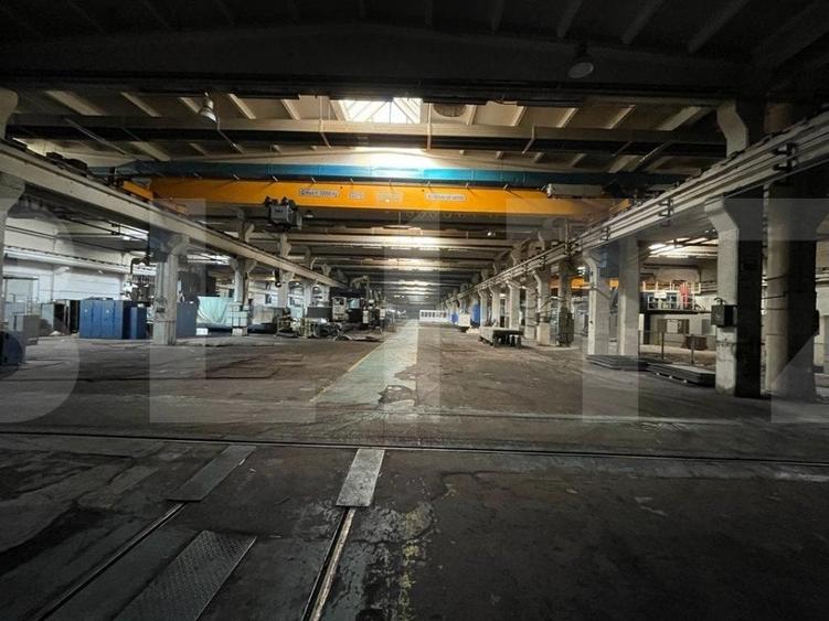Spațiu industrial, de 1,400 mp, în Iris