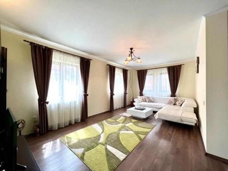 Casă individuală cu 4 camere cu Garaj în Est