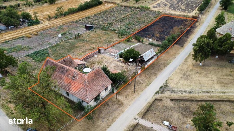 Casa individuala 4 camere si teren 2208 mp in Folea, comuna Voiteg