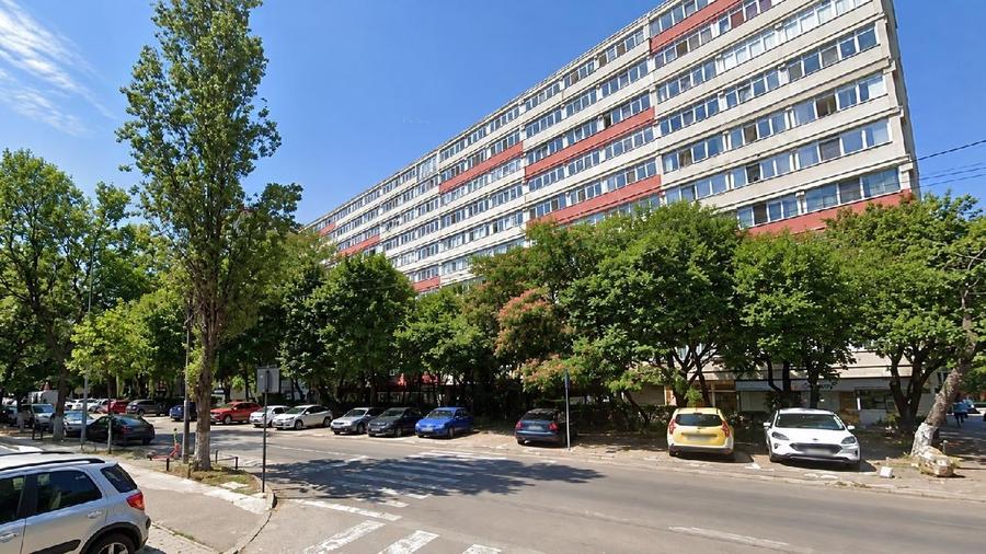 Apartament cu 3 camere decomandat în P-ța Reșița