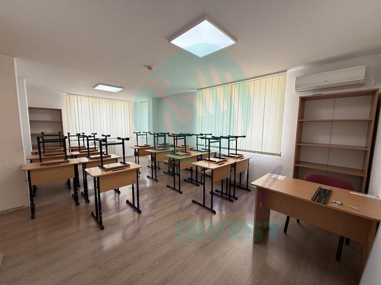 Casă individuală cu 5 camere cu Canalizare în Banu Manta