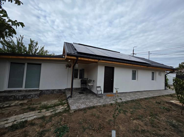 Casă individuală cu 3 camere cu Canalizare în Central