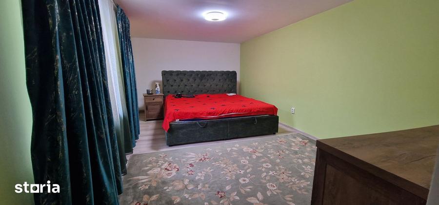 Casă cu 6 camere decomandat cu Teren 399 Mp în Central